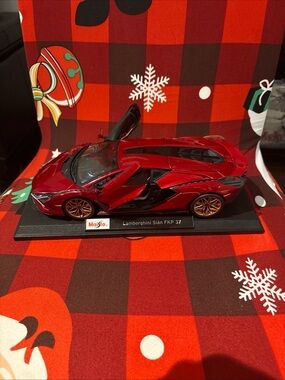 Maisto Lamborghini Sián FKP 37 Model Car - Red